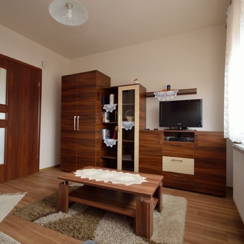 Apartament 4-osobowy na parterze z widokiem na ogród z 2 pomieszczeniami sypialnianymi