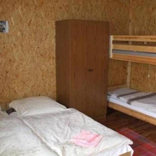 Cabană la parter cu vedere spre grădină pentru 6 pers. (se inchirieaza doar integral)