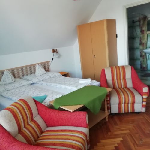 Pokój 3-osobowy na piętrze z łazienką