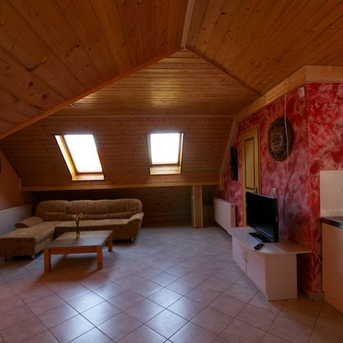 Mansard 3-Room Apartment for 10 Persons ensuite