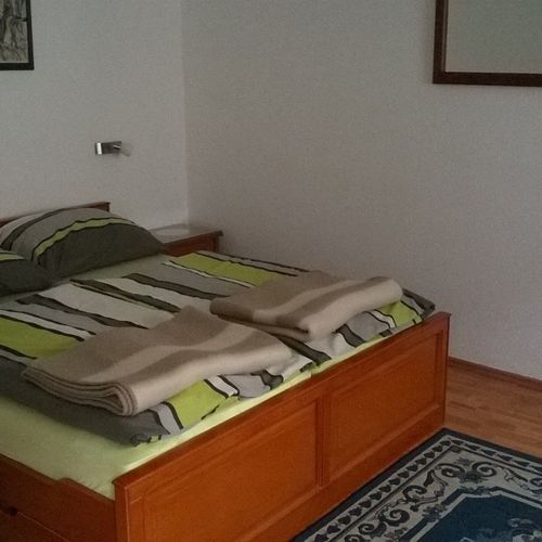 Camera dubla la parter cu baie