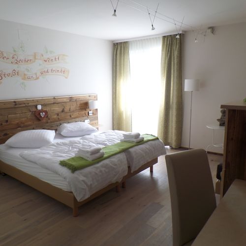 Pokoj s koupelnou  s manželskou postelí (s možností přistýlky)