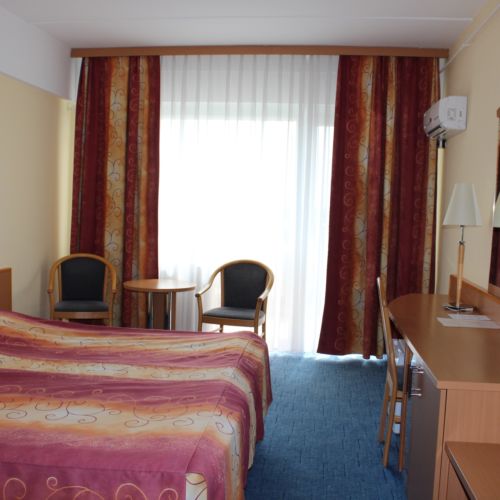 Camera twin superior cu aer condiționat