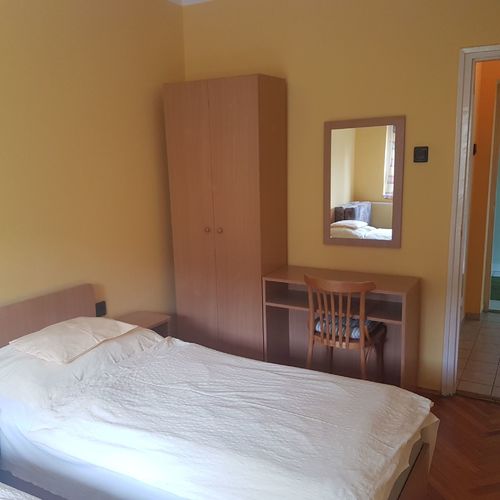 Camera twin cu cadita de dus (se poate solicita pat suplimentar)