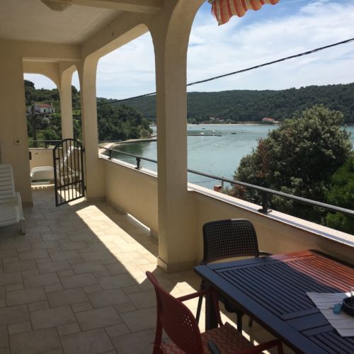 Apartament la etaj a cu 2 camere pentru 4 pers.