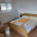 44 Pokoj s manželskou postelí s výhledem na moře (s možností přistýlky)