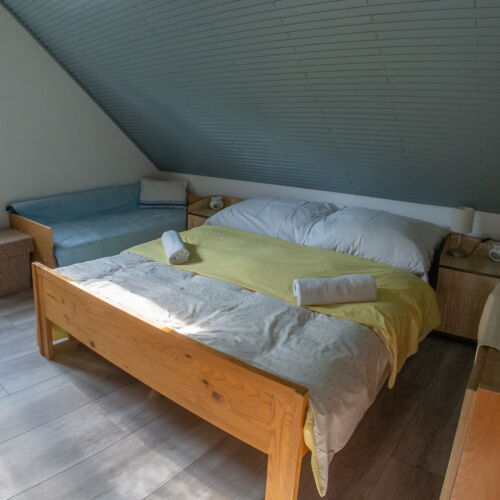 Apartman pro 9 os. se 4 ložnicemi s výhledem na les celý Dům