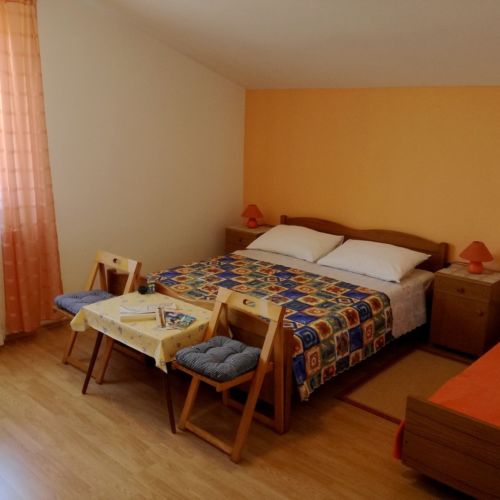 Apartament economy cu vedere spre grădină cu 1 camera pentru 3 pers.