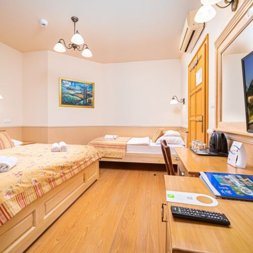 Apartament la etaj cu aer conditionat cu 1 camera pentru 6 pers.