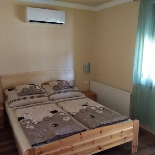 Apartman s manželskou postelí s 1 ložnicí s výhledem do zahrady na přízemí