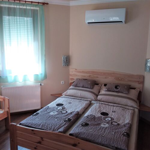Apartman pro 3 os. s 1 ložnicí s výhledem do zahrady na přízemí