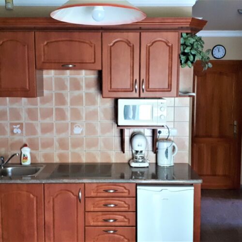 Apartman pro 5 os. se 2 ložnicemi s výhledem na jezero na přízemí