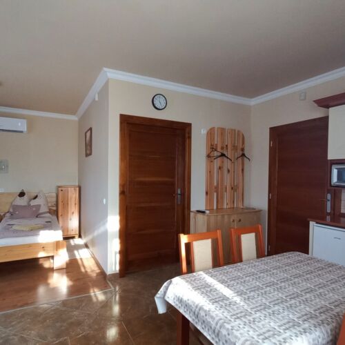 Apartman pro 4 os. s 1 ložnicí s výhledem do dvora na přízemí