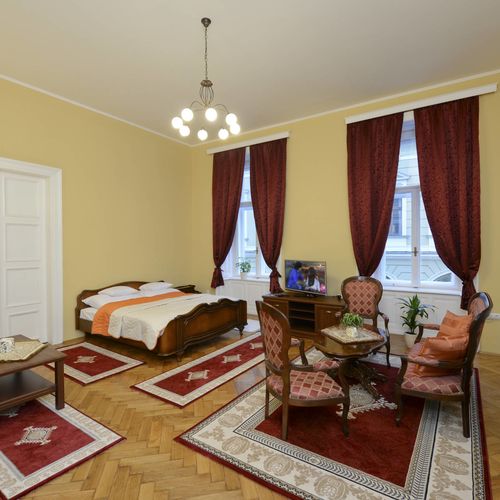 Apartament exclusive cu vedere spre oraș cu 2 camere pentru 5 pers.