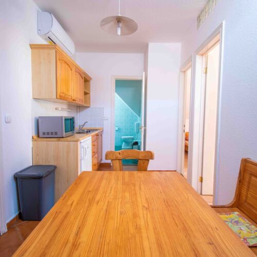 Apartman s balkónem pro 4 os. se 2 ložnicemi na poschodí