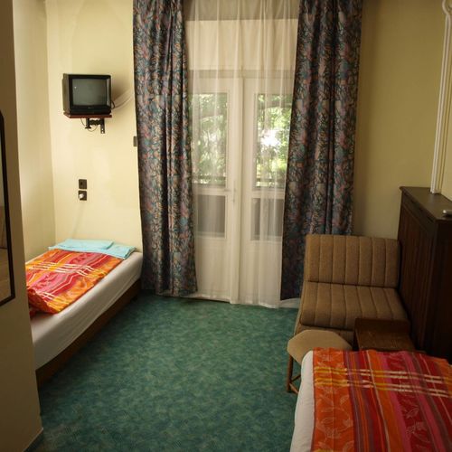 Camera twin la etaj cu balcon