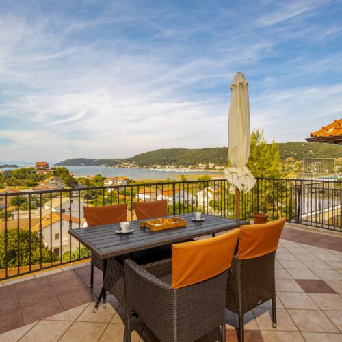 Apartament a2 cu vedere spre mare cu 1 camera pentru 2 pers. (se poate solicita pat suplimentar)