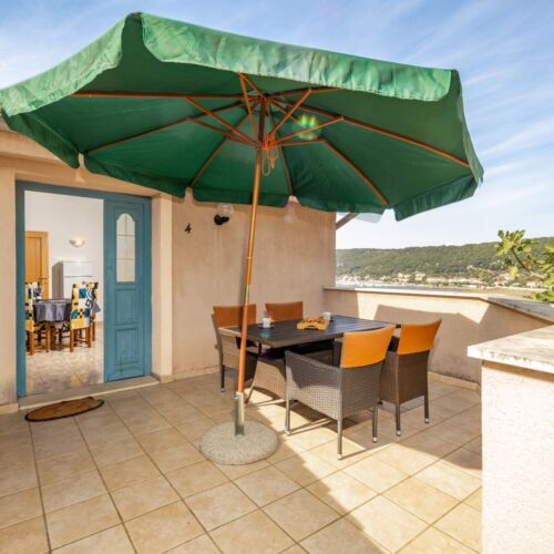 Apartament a4 cu vedere spre mare cu 1 camera pentru 2 pers. (se poate solicita pat suplimentar)