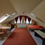 1-Zimmer-Suite für 4 Personen im Dachgeschoss mit Terasse