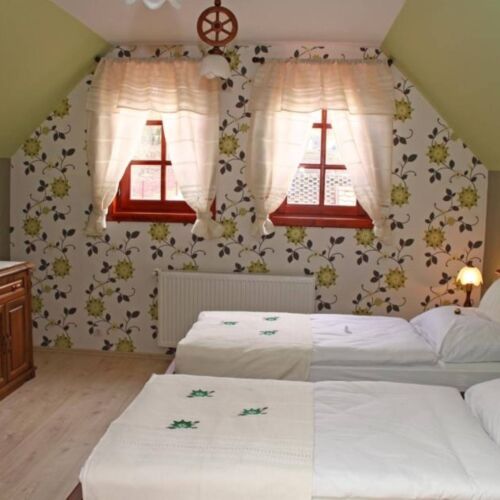 Casă de vacanță întreaga unitate cu panoramă pentru 10 pers. (se inchirieaza doar integral)