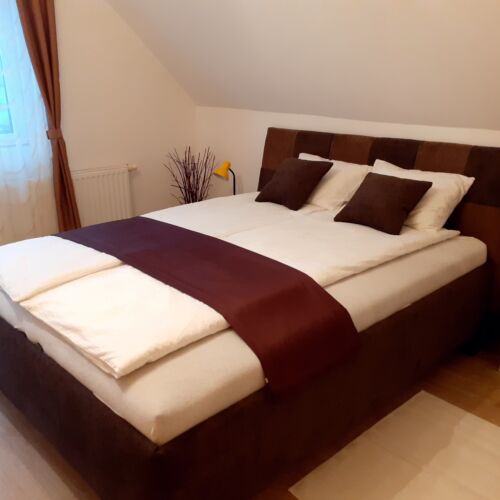 Classic Izba s balkónom s manželskou posteľou