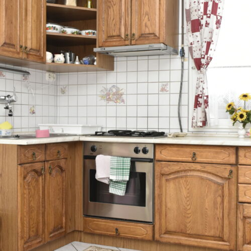 Apartament la parter cu vedere spre gradina cu 2 camere pentru 4 pers. (se poate solicita pat suplimentar)