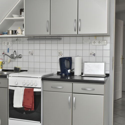 Apartament la etaj cu balcon cu 2 camere pentru 4 pers. (se poate solicita pat suplimentar)