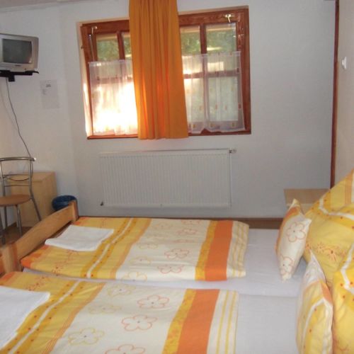 Dreibettzimmer Obergeschoss mit Dusche