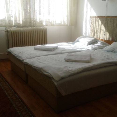 Camera twin la etaj cu baie