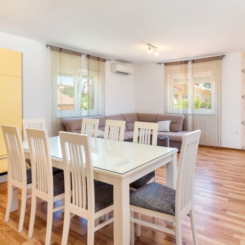 Apartament 6-osobowy Tourist z 3 pomieszczeniami sypialnianymi (możliwa dostawka)