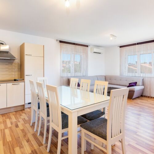 Apartament 6-osobowy Classic z 3 pomieszczeniami sypialnianymi (możliwa dostawka)