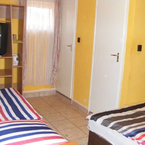 Classic Upstairs Twin Room