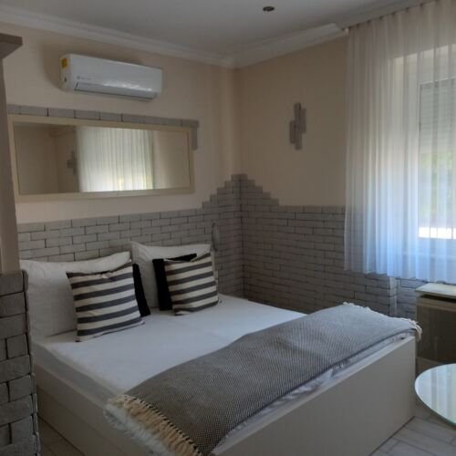 Standard Twin Room ensuite