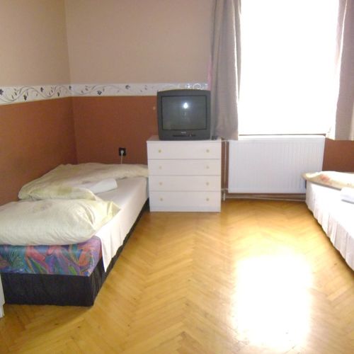 Casa de vara family la parter pentru 5 pers. (se inchirieaza doar integral) (se poate solicita pat suplimentar)