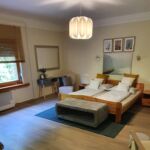 Poolseite 5-Zimmer-Apartment für 10 Personen mit Aussicht auf den Wald (Zusatzbett möglich)