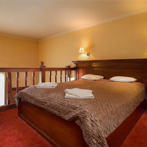 Camera dubla superior gallery (se poate solicita pat suplimentar)