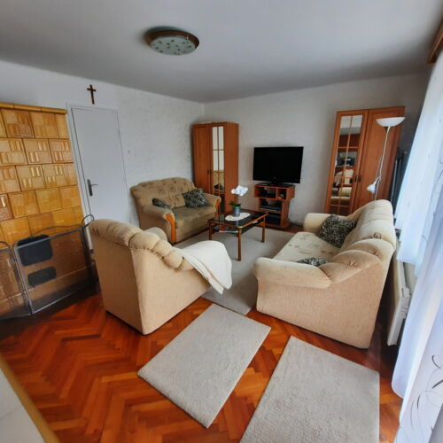 Whole House Family Holiday Home for 8 Persons (extra beds available)