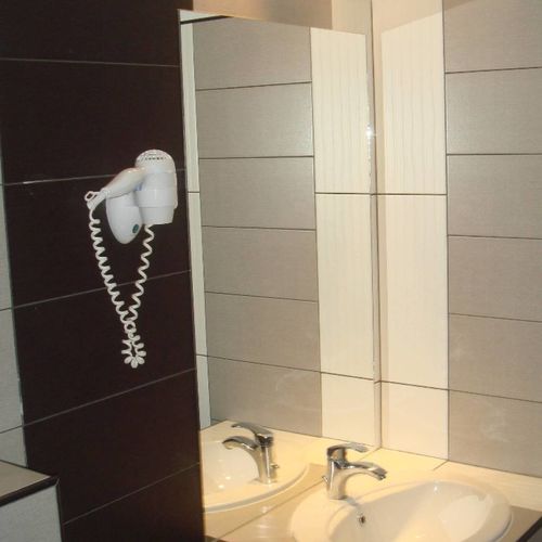 Pokoj s manželskou postelí (s možností přistýlky)