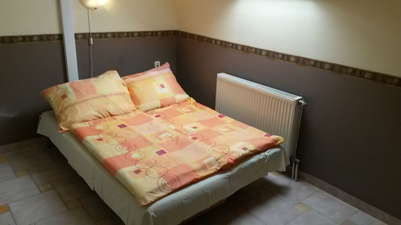 Julius apartmanház siófok revngo.com Hálószoba 12m2