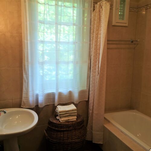 Apartman pro 7 os. se 3 ložnicemi s výhledem na jezero na poschodí