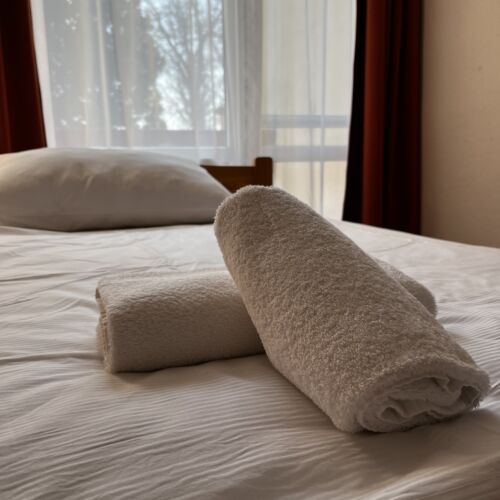 Camera tripla cu balcon