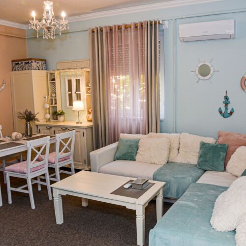 Apartament cu aer conditionat cu gradina cu 3 camere pentru 6 pers.