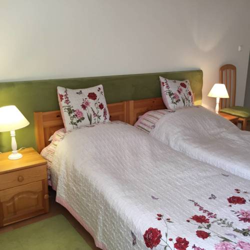 Upstairs 2-Room Family Apartment for 5 Persons (extra bed available)