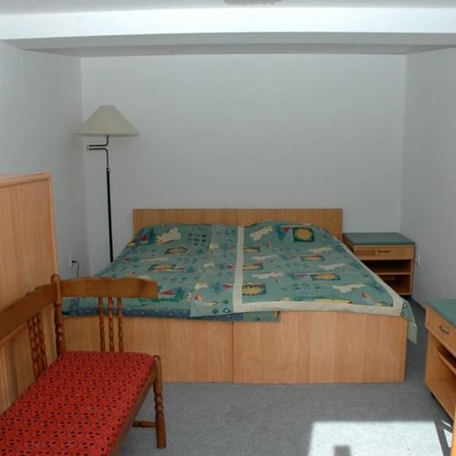 Pokoj bez koupelny pro 2 os. s výhledem do dvora