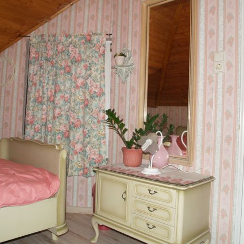 Casă de vacanță exclusive lângă piscină pentru 9 pers. (se inchirieaza doar integral)