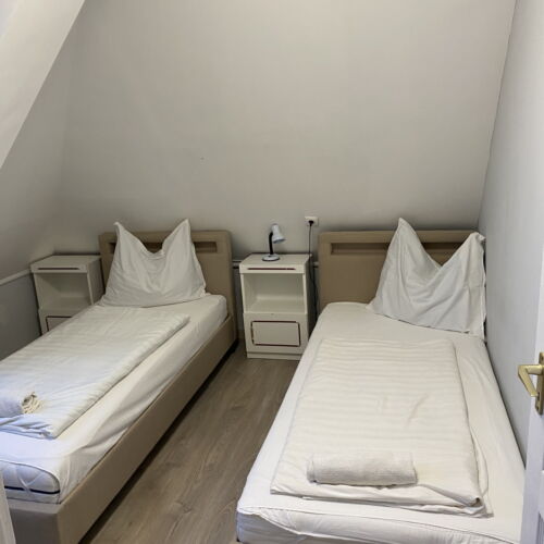 2-Zimmer-Apartment für 4 Personen im Dachgeschoss 
