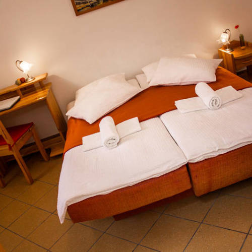 Apartament întreaga unitate cu 2 camere pentru 4 pers.