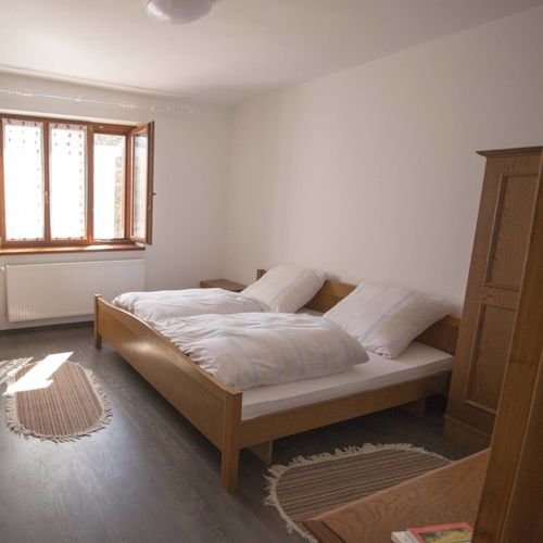 Apartament studio cu vedere spre curte cu 1 camera pentru 4 pers. (se poate solicita pat suplimentar)