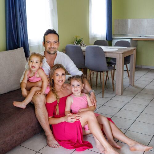 Apartament 2-osobowy na parterze z łazienką z 1 pomieszczeniem sypialnianym (możliwa dostawka)