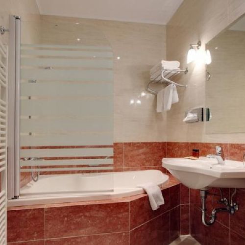 Camera dubla deluxe la etaj (se poate solicita pat suplimentar)